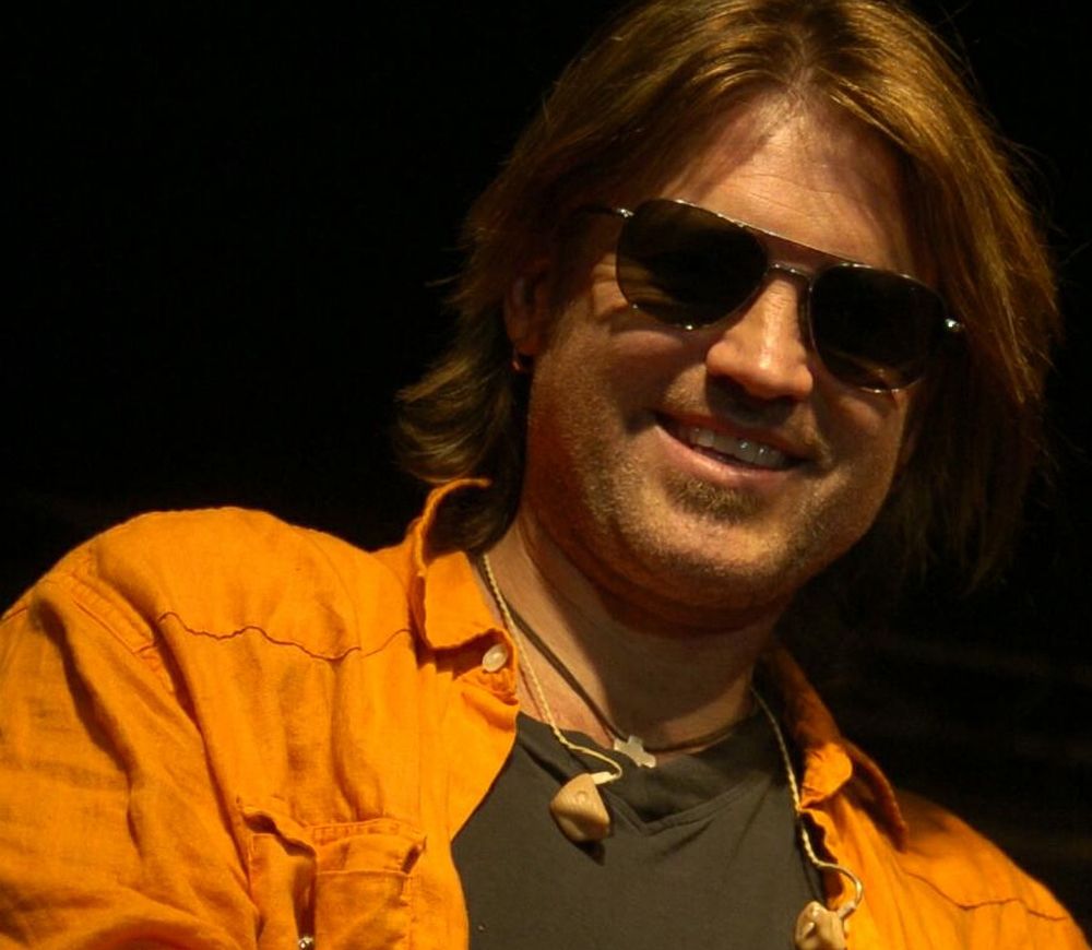 Liz Hurley's New Chapter with Billy Ray Cyrus