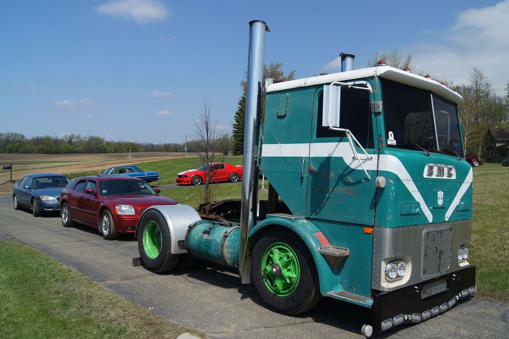 The Enduring Saga of the Cabover: From Highway Icon to Alex Duquette’s Pristine 1991 Peterbilt 362