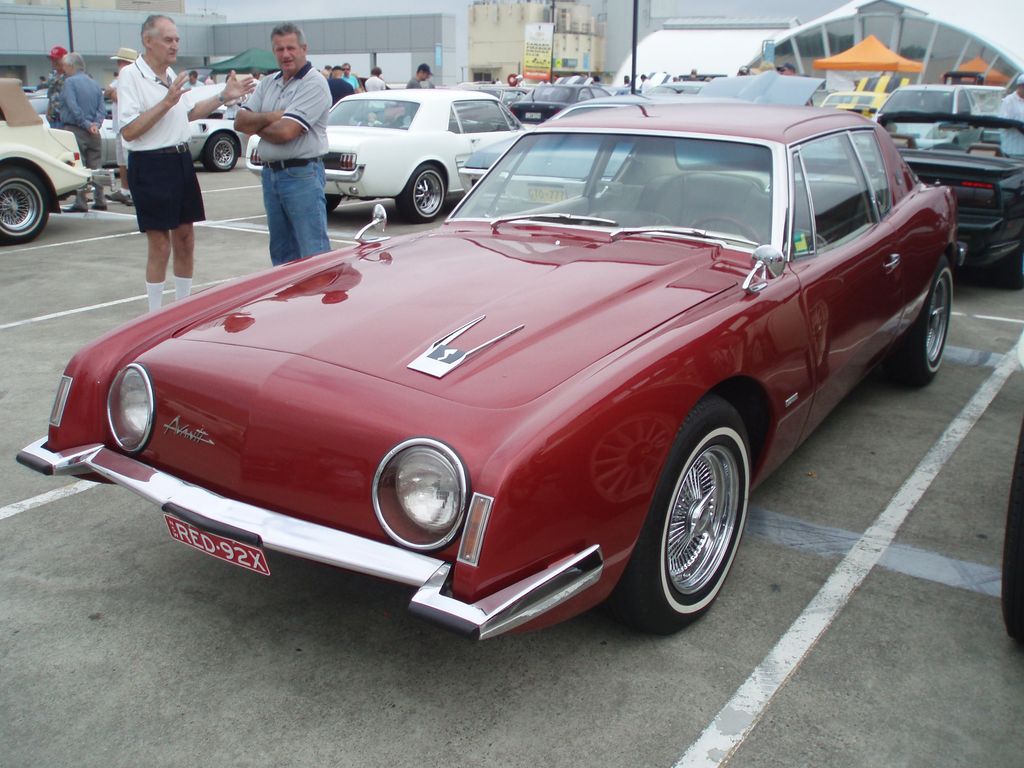 Studebaker Avanti R2