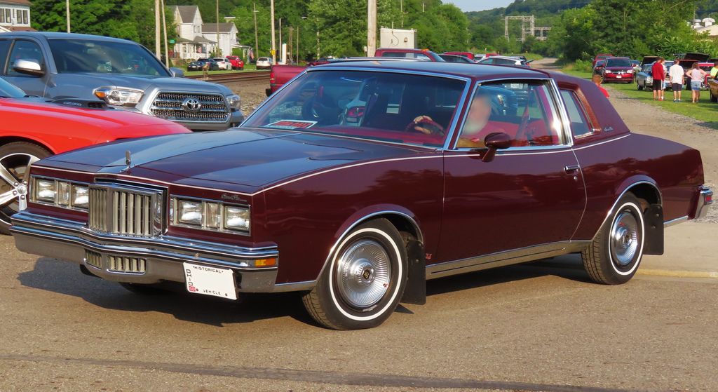 Pontiac Grand Prix J: Luxury Meets Muscle