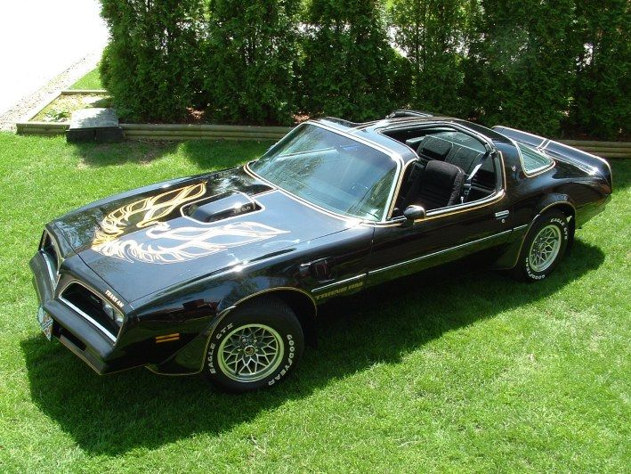 1977 Pontiac Trans Am – Smokey and the Bandit (1977)
