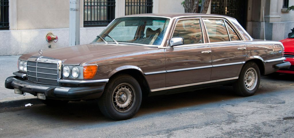 Mercedes-Benz 300SD