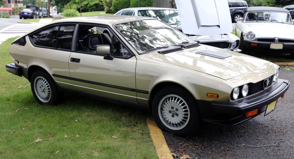 Alfa Romeo GTV6 (1981–1986)
