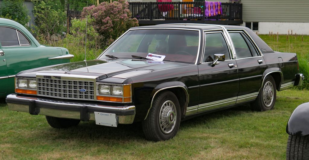 Ford LTD LX