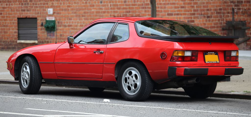 Porsche 924S (1987–1988)