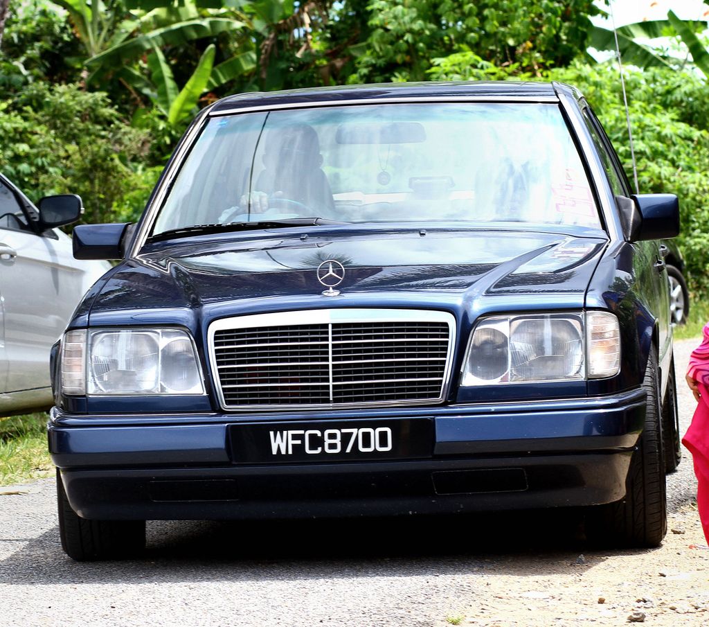 Mercedes-Benz W124 E-Class (1985–1996)