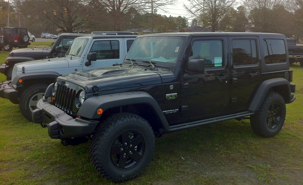 Custom 2012 Jet Black Off-Road Jeep / Jeep Wrangler Unlimited