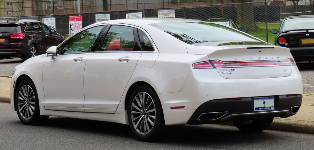 Lincoln MKZ (10-Year-Old Model)