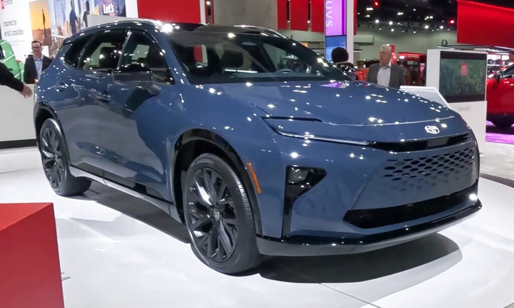 Toyota Crown Signia
