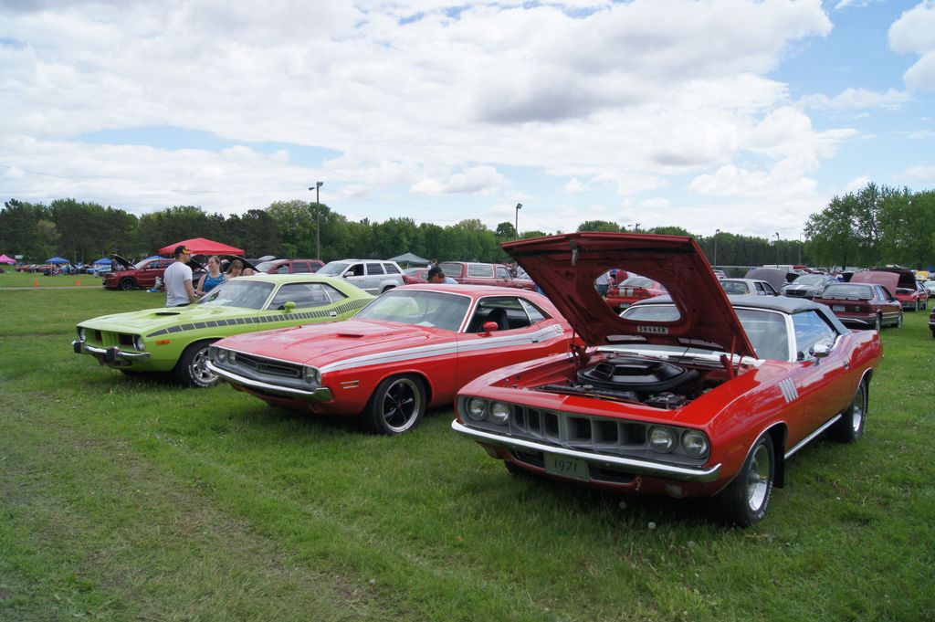Dodge and Plymouth rivalry