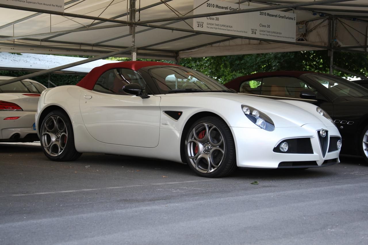 Alfa Romeo 8C Spider Roadster