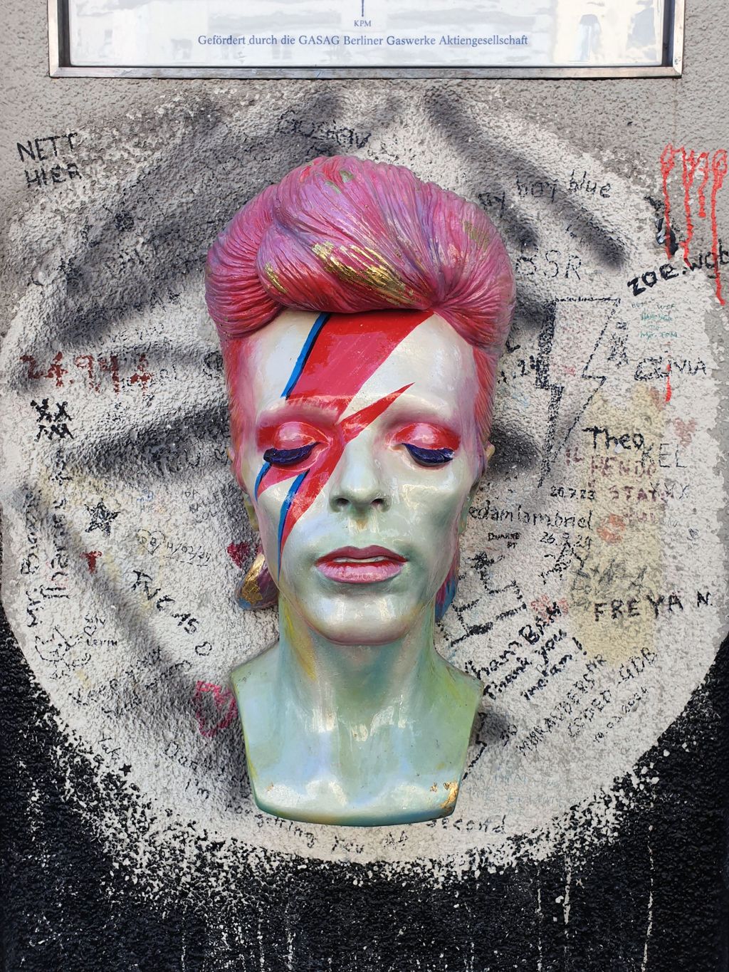David Bowie: The Painter and Sculptor
