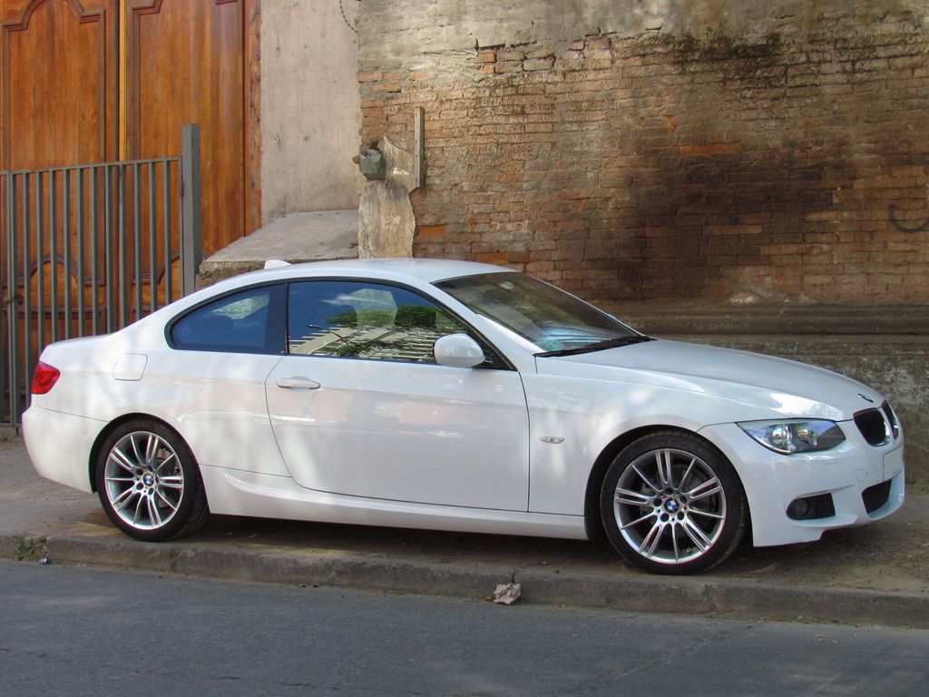 BMW 320i