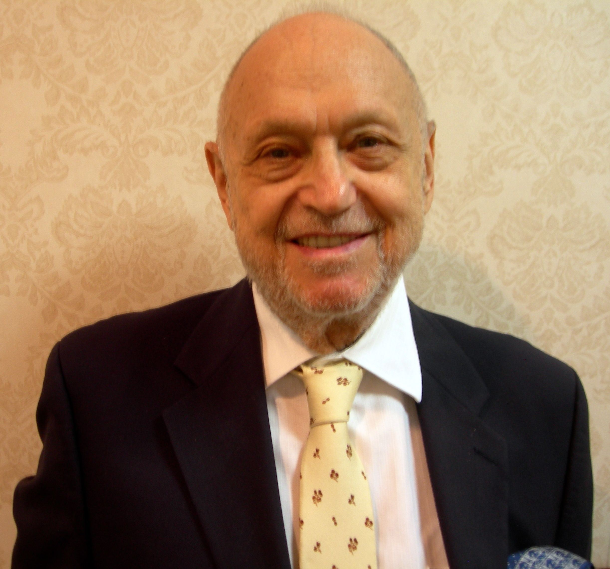 Charles Strouse: A Legacy in Melodies – Remembering the Visionary Composer Behind Broadway’s ‘Bye Bye Birdie’ and ‘Annie’ at 96