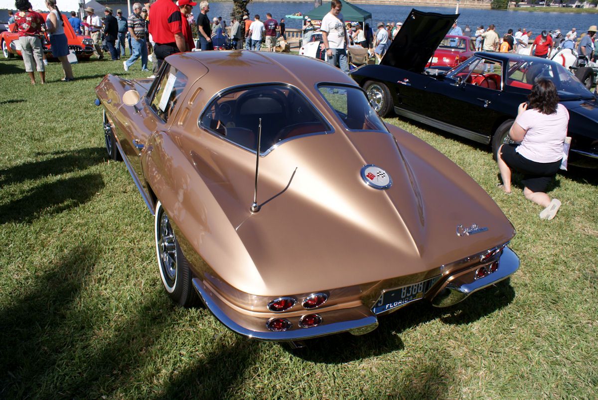 1963 Chevrolet Corvette Sting Ray (Split-Window)
