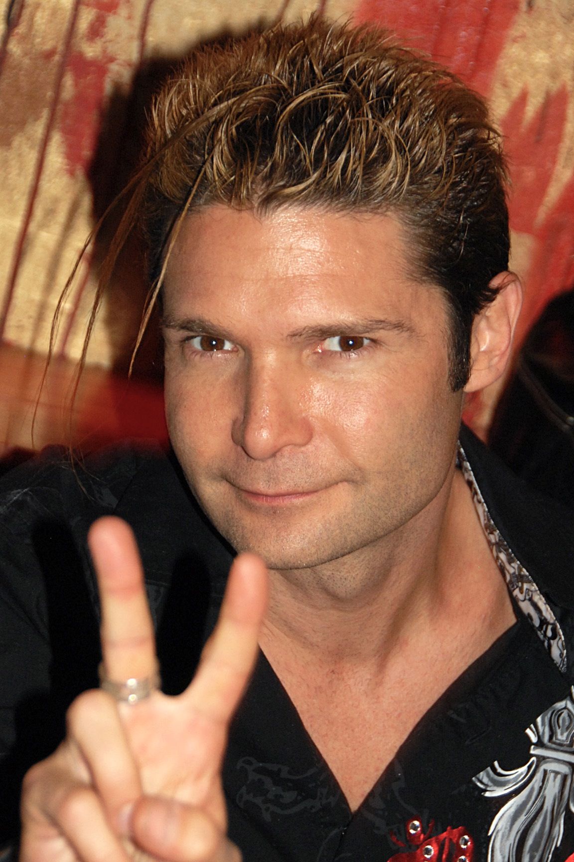The Enduring Chapters of a Child Star: Corey Feldman’s Complex Hollywood Journey, From Teen Icon to Controversial Advocate