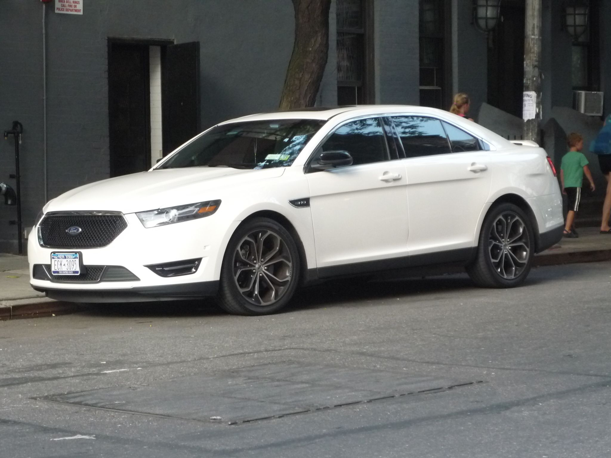 Ford Taurus SHO Performance Package