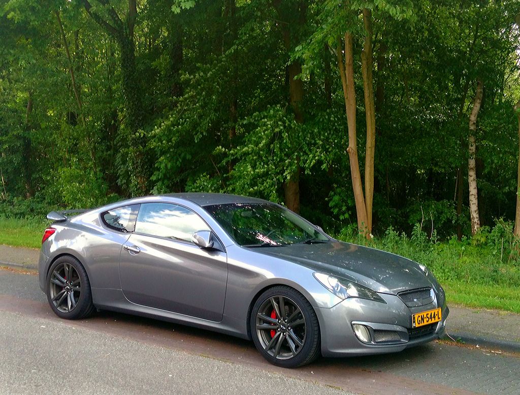Hyundai Genesis Coupe 2.0T