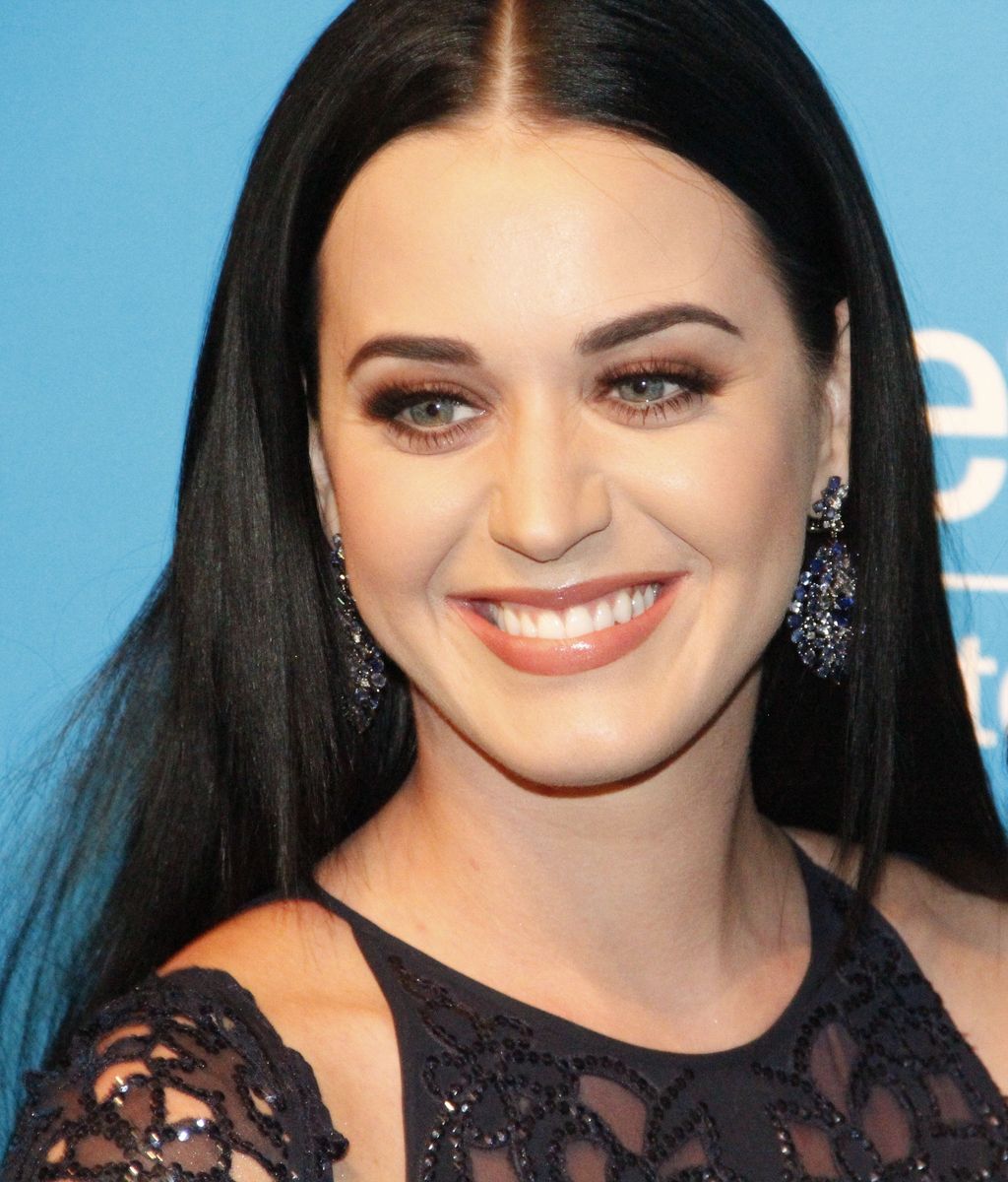 Katy Perry's Overall Turbulent Year Takes Center Stage