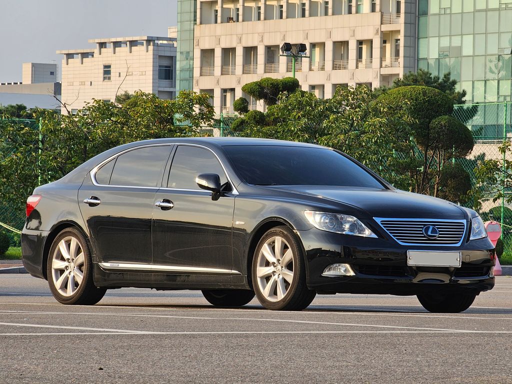 2013 Lexus LS 600h L Hybrid