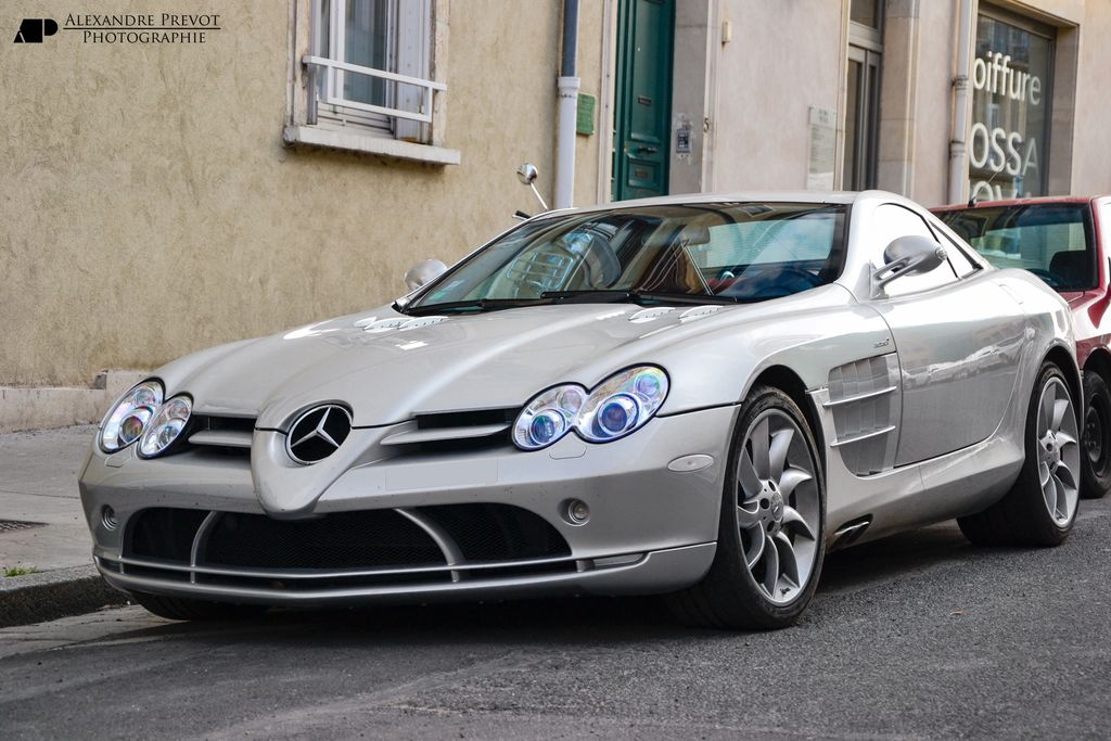 Mercedes-Benz SLR McLaren – The Grand Tourer Supercar