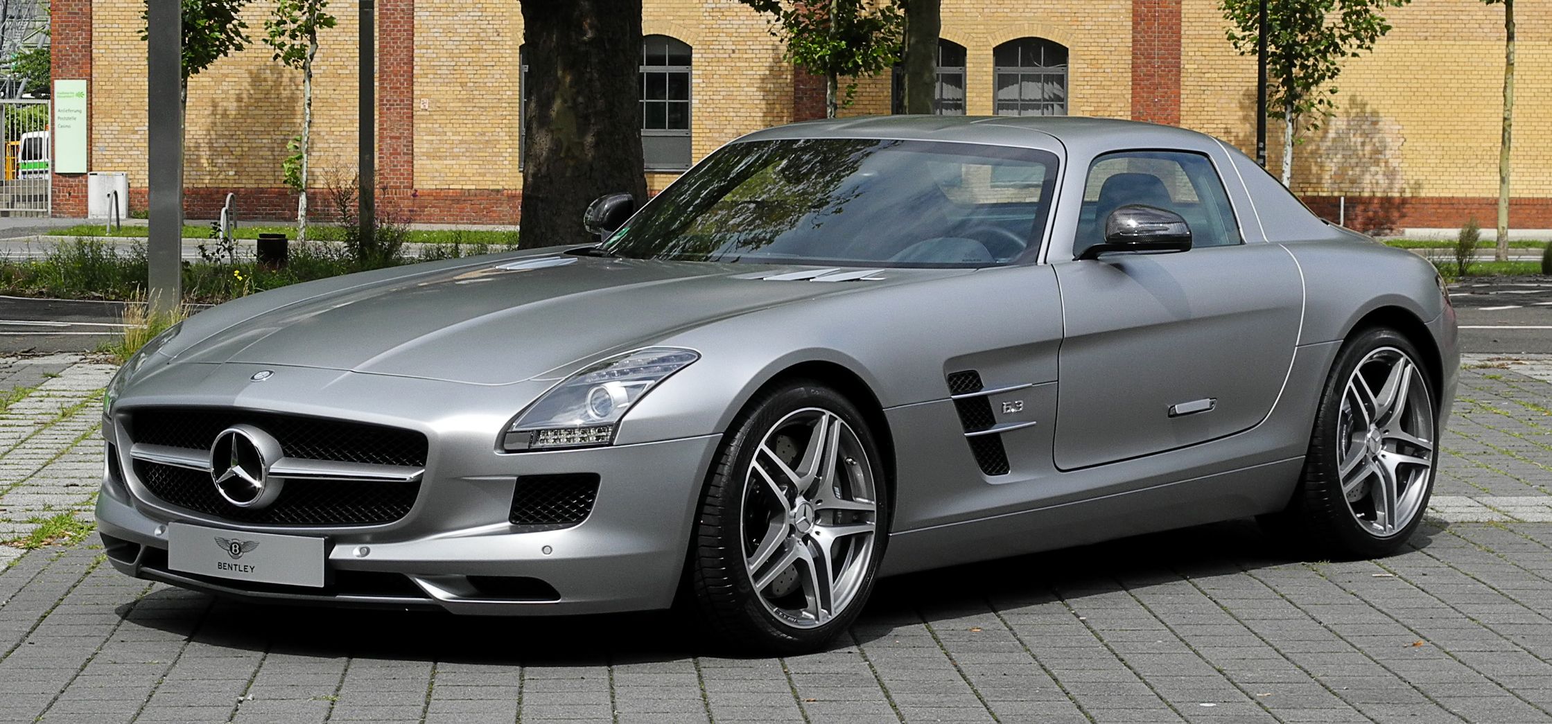 Mercedes-Benz SLS AMG