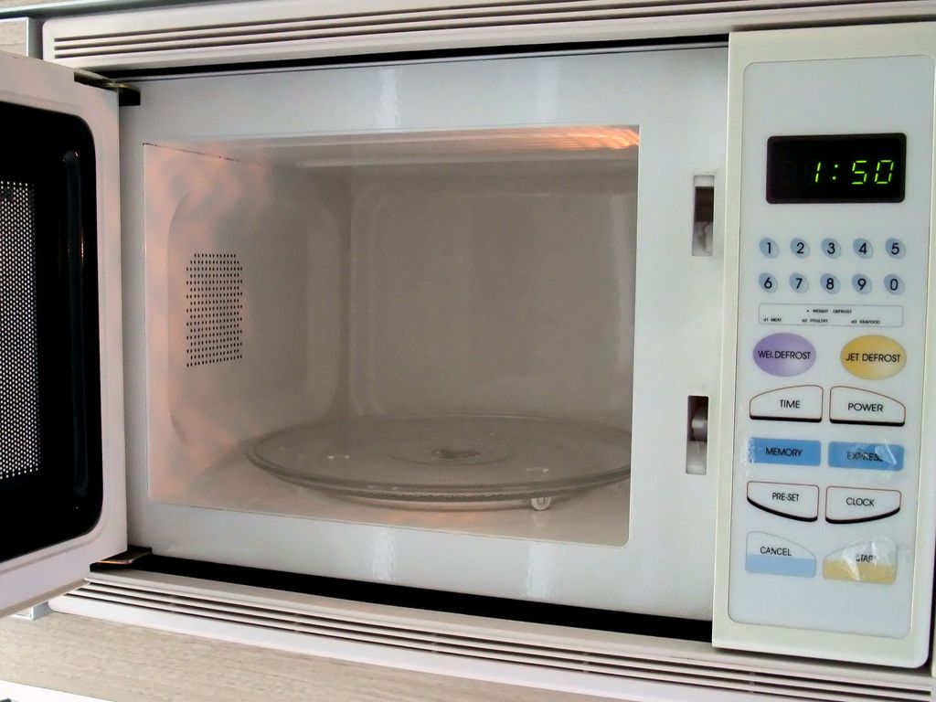 Uncover the Surprising Truth: 14 Foods You Should Never Reheat in the Microwave (and the Safer Ways to Enjoy Them)