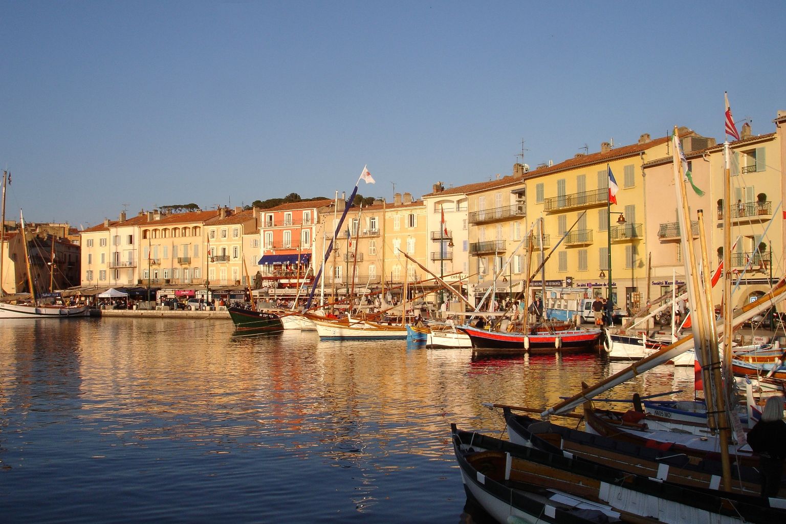 The Daring Sheer Lace Cover-Up: Redefining Yacht Wear in St. Tropez