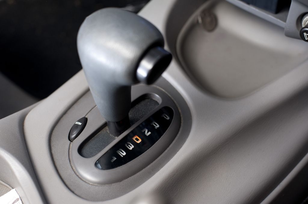 Understanding Low Gear ('L') and Its Practical Applications