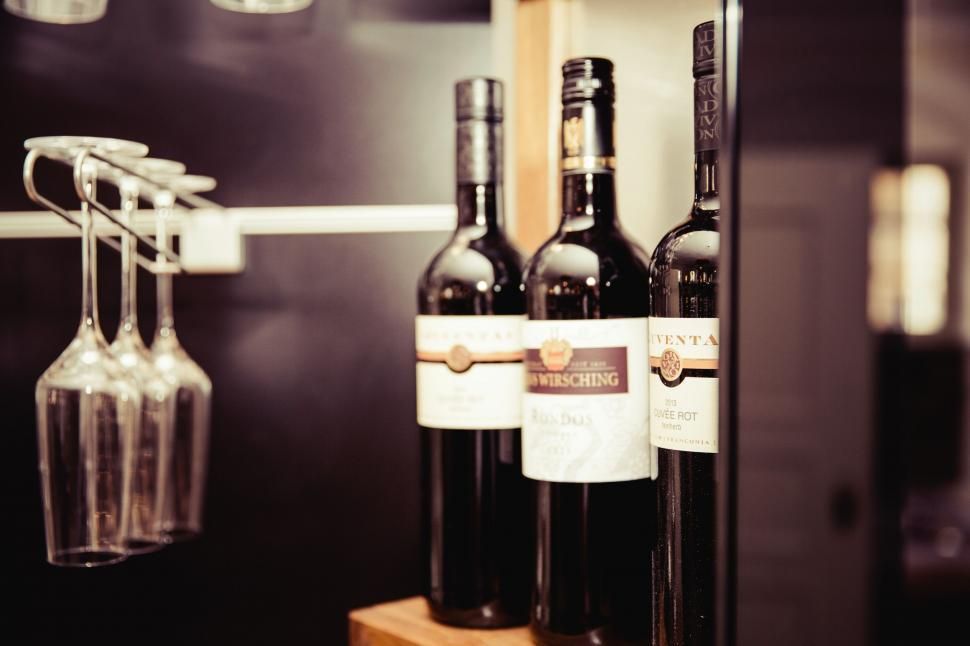 A Connoisseur's Collection: Fine Wine