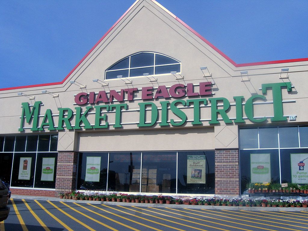 Giant Eagle’s Digital Price Tag Revolution: Real-Time Savings, Future-Forward Shopping, and the Evolving Retail Landscape