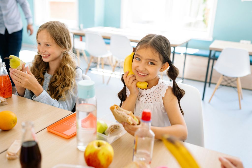 Unlock Snacktime Success: 14 Easy & Nutritious Ideas for Every Kid (and Parent!)