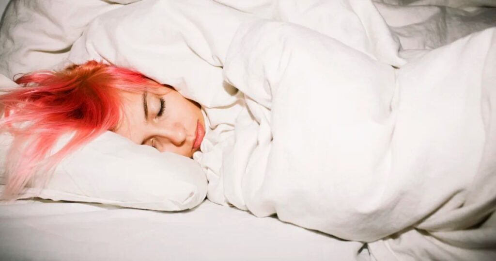The Hidden World of Your Bed: Why Cleanliness is Crucial for Health and Sleep