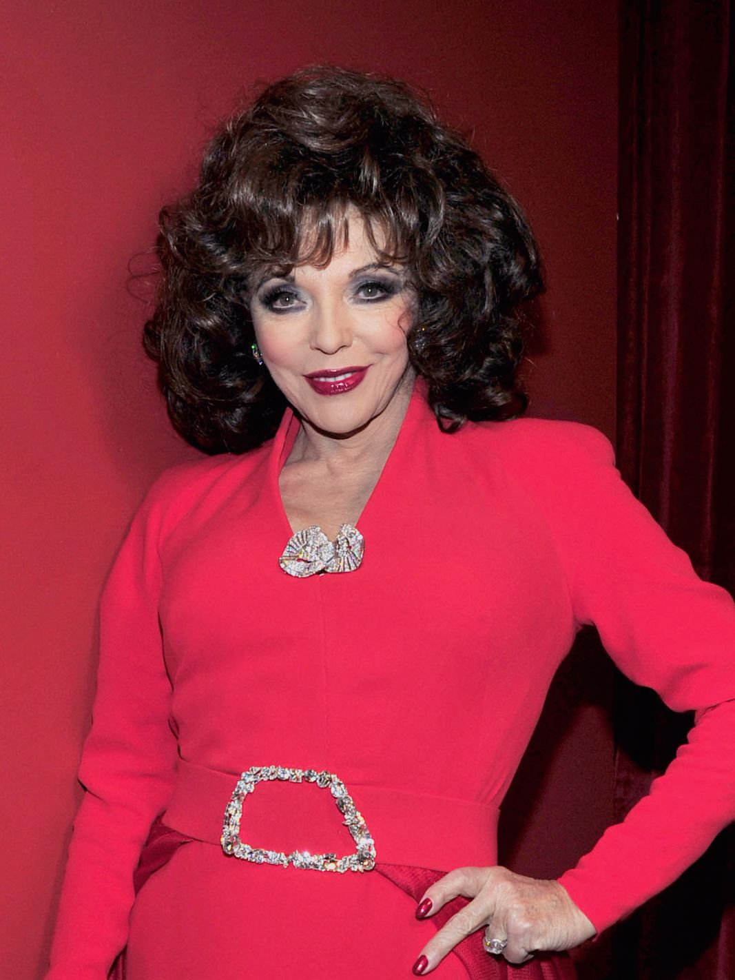 Dame Joan Collins, 92, Shines Bright: Unveiling Her Ageless Glamour, Thrilling New Projects & Priceless Wisdom