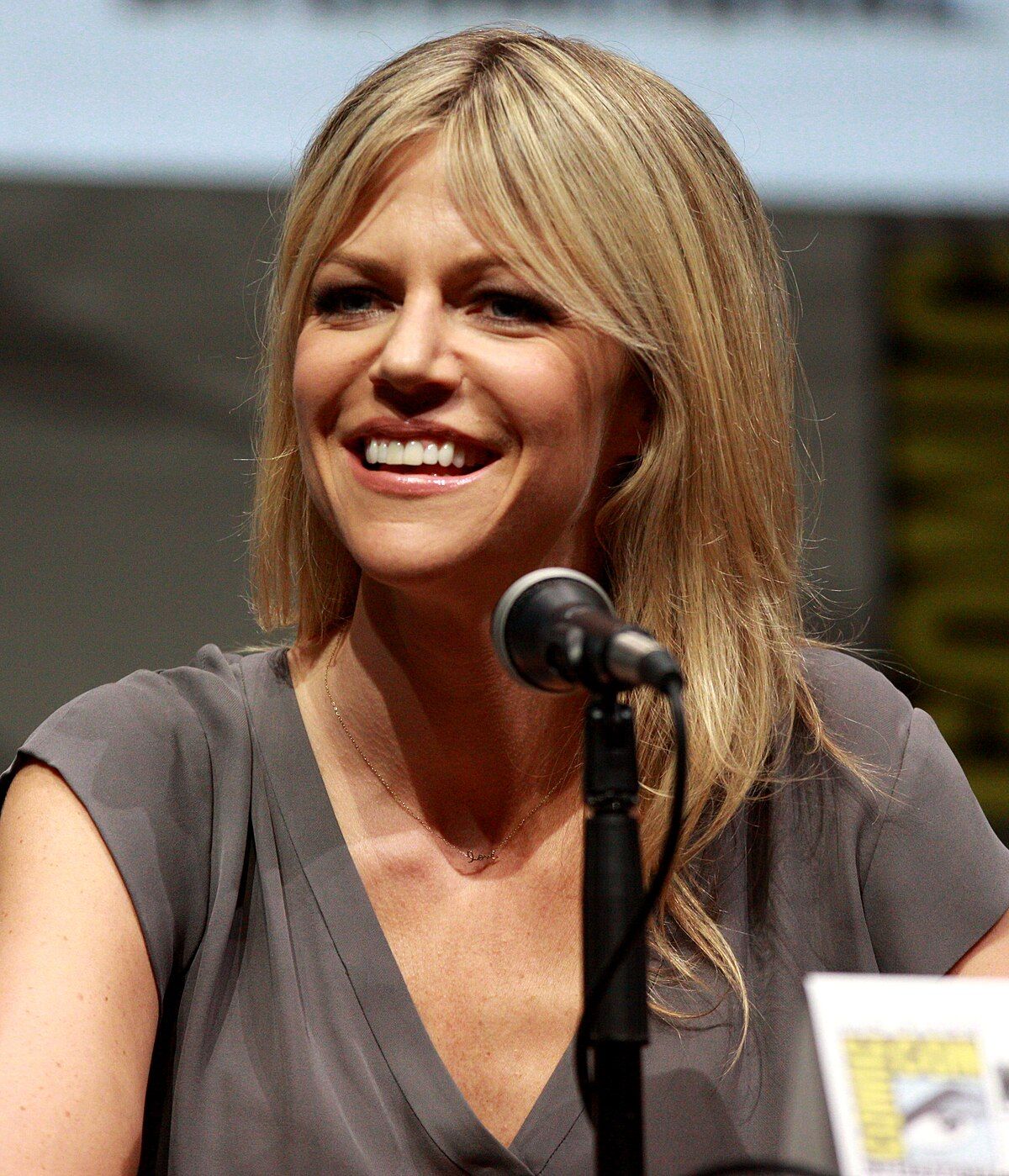 Kaitlin Olson’s Untold Story: A Horrific Childhood Accident, Facial Reconstruction, and the Resilience That Forged a Star