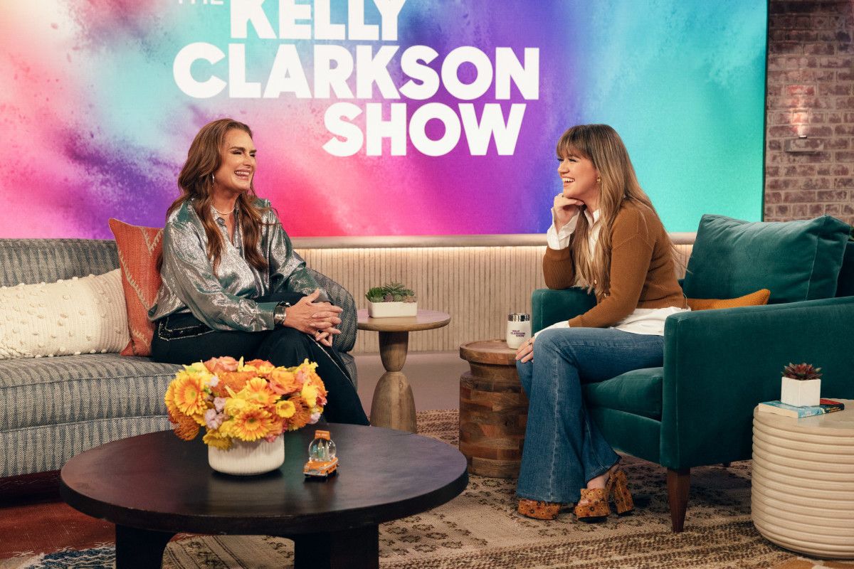 Kelly Clarkson in From Justin to Kelly