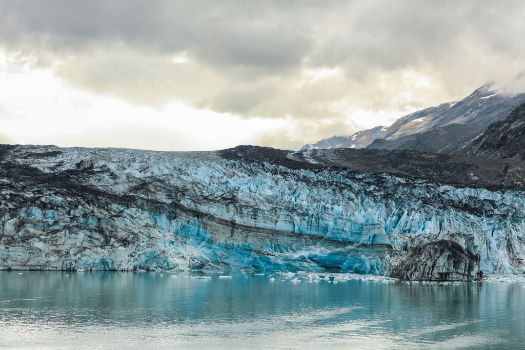 Alaska’s Capital Under Siege: Record-Breaking Glacial Outburst Threatens Juneau as Climate Change Intensifies Annual Floods