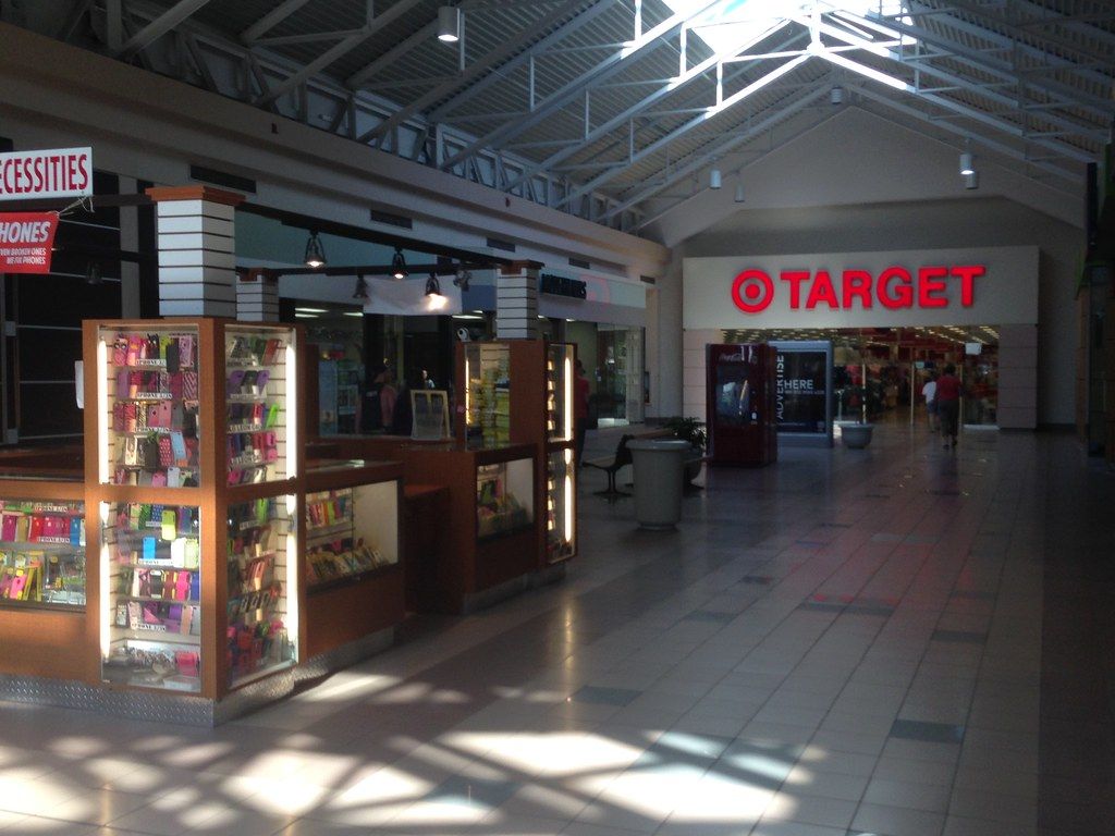90s mall storefronts