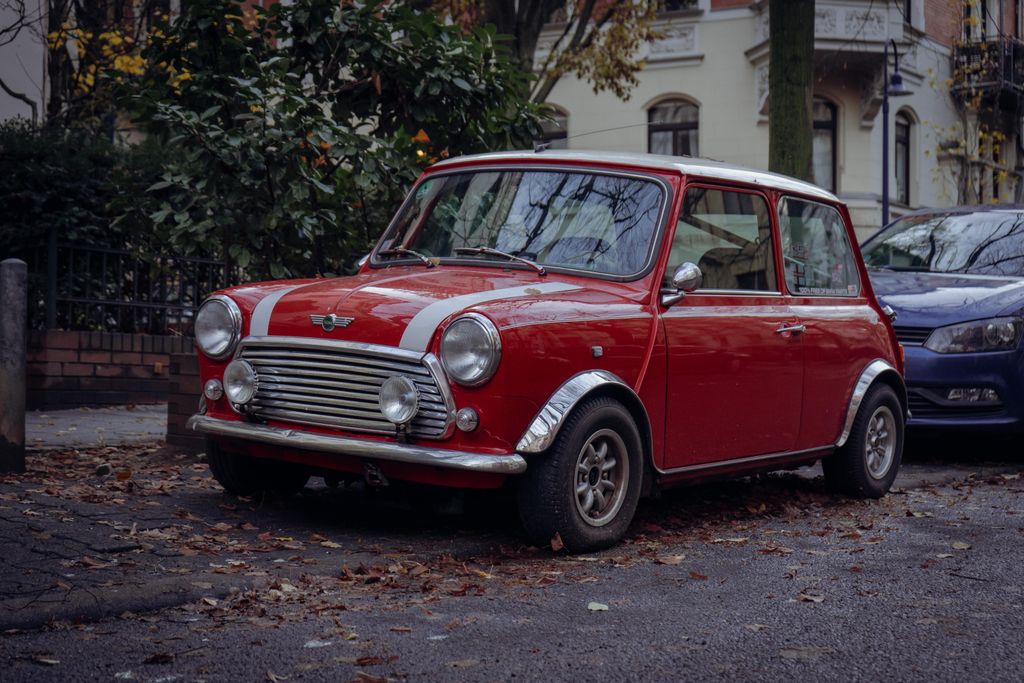 Mini Cooper: The Charming Compact for the Effortlessly Stylish