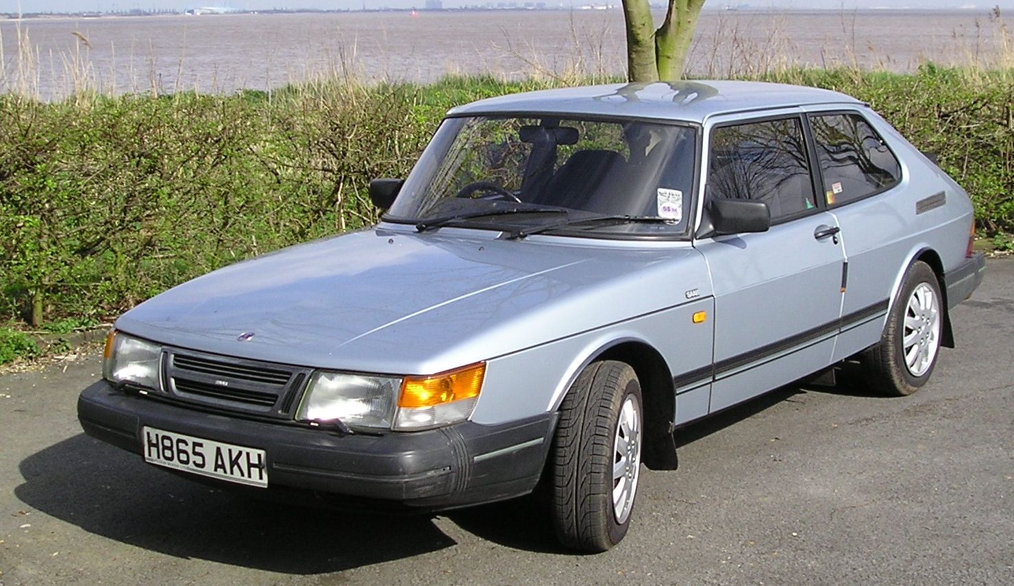 Saab 900: The Cult Classic for the Cognoscenti