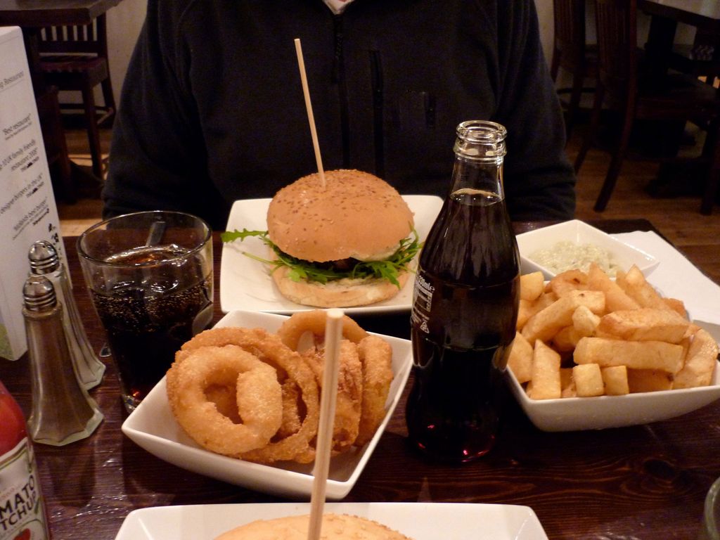 Starving? 12 Dining Chains We’re Avoiding Like The Plague
