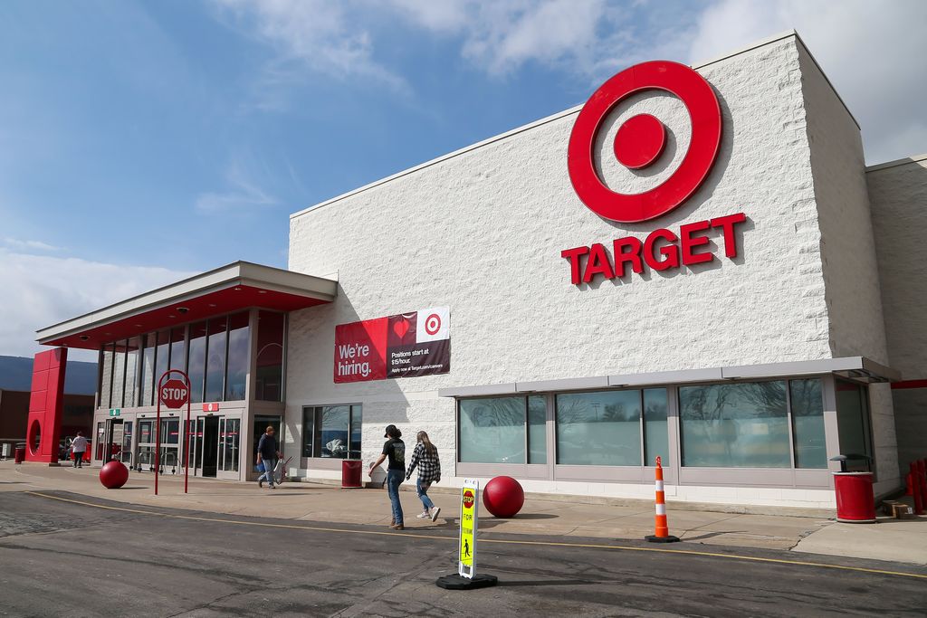The Target: California's Landmark Ban on New Gas-Only Cars by 2035
