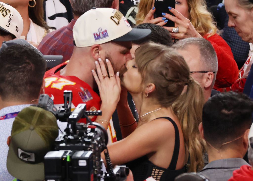 From Gridiron to Grandeur: Deconstructing the Unprecedented Media Narrative of Taylor Swift and Travis Kelce’s Romance
