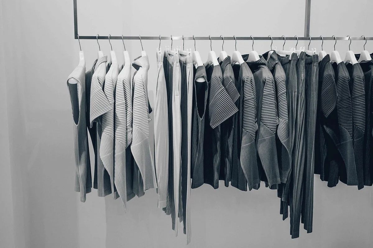 Structure clothing