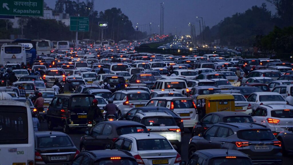 The Traffic Trap: Understanding How Commute Culture Influences Work Ethic and Organizational Conflicts