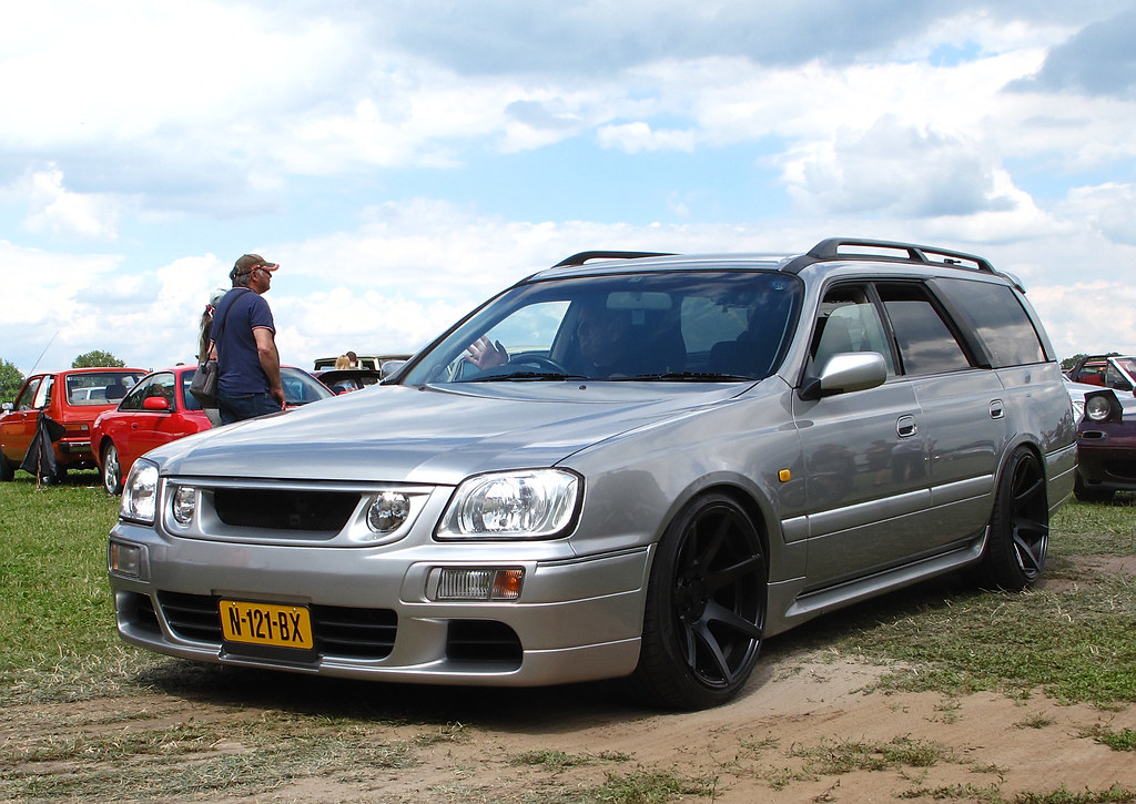 Nissan Stagea