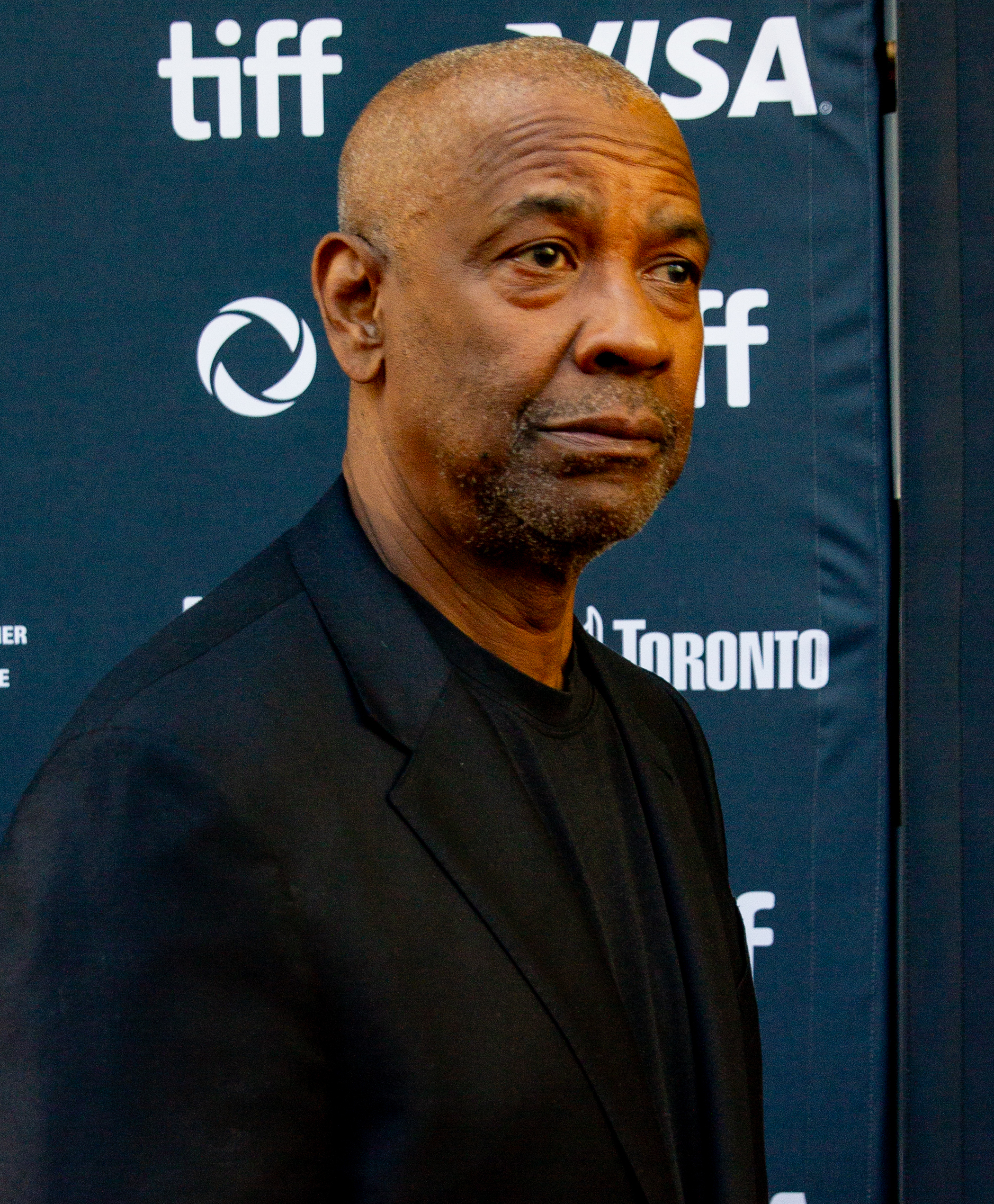 Denzel Washington: A Storied Career of Cinematic Mastery, Enduring Influence, and Profound Dedication
