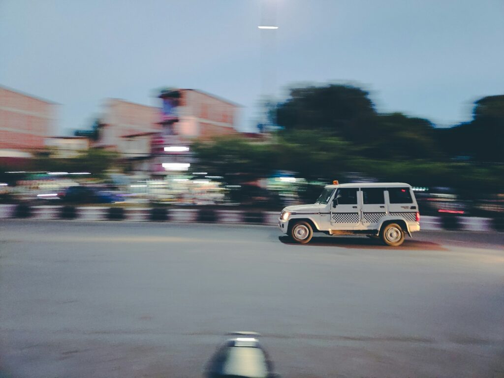 Driving Expert’s Proven Hack: How to Safely Keep Tailgaters Away Without Braking – A Consumer Guide to Road Safety