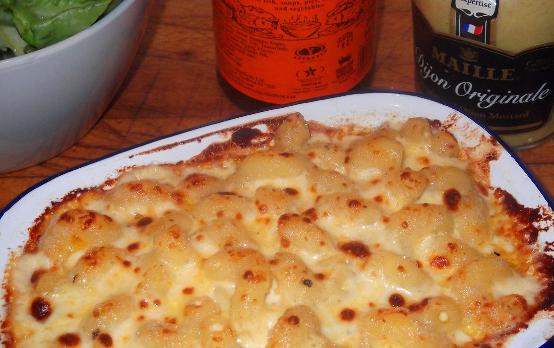 creamy melted cheese elbow macaroni