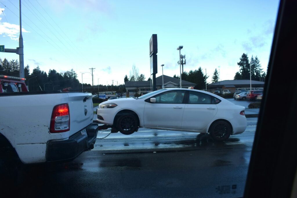 Chaos on Campus: Runaway Car Strikes Washington Restaurant Multiple Times in Botched DIY Tow Attempt